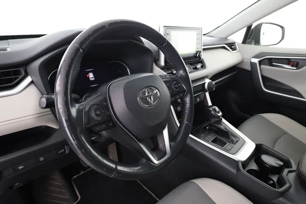 Toyota RAV4 (2019) — foto 2 van 16