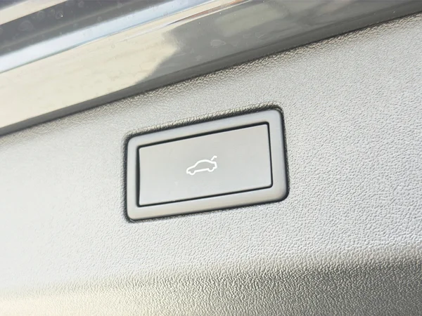 VOLKSWAGEN Tiguan (2026) — foto 3 van 24