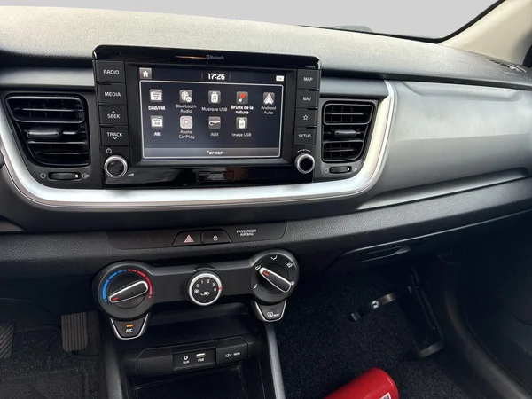 Kia Stonic (2018) — foto 4 van 16