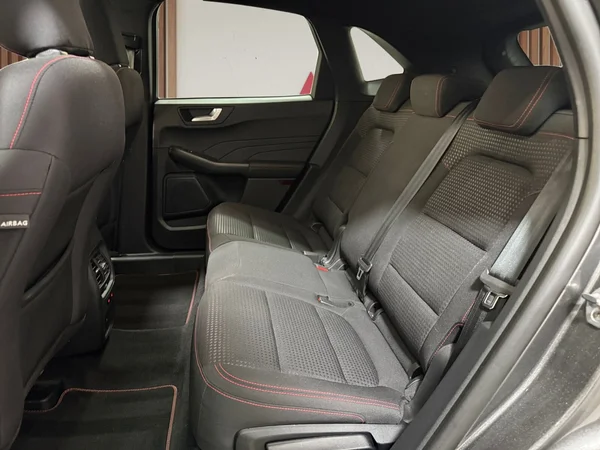 Ford Kuga (2023) — foto 19 van 30