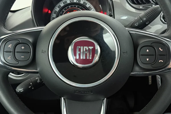 Fiat 500 (2023) — foto 2 van 25