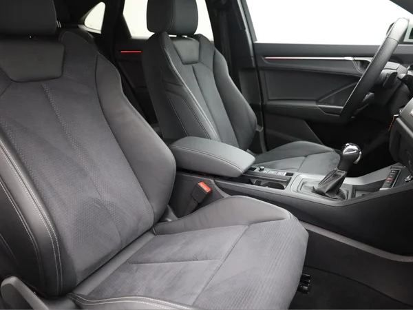 AUDI Q3 Sportback PHEV (2024) — foto 18 van 23