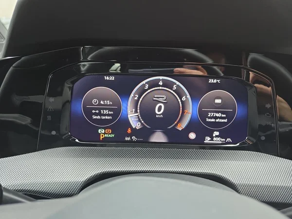 VOLKSWAGEN Golf VIII (2025) — foto 10 van 13