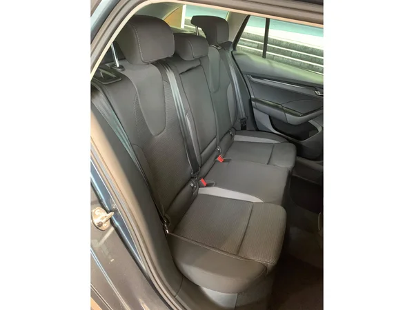 SKODA Octavia Combi (2021) — foto 13 van 30
