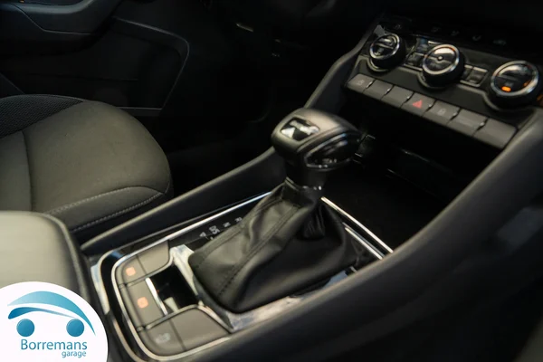 Skoda Karoq (2023) — foto 8 van 43