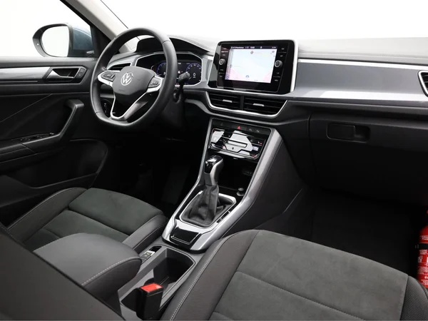 VOLKSWAGEN T-Roc (2023) — foto 18 van 24