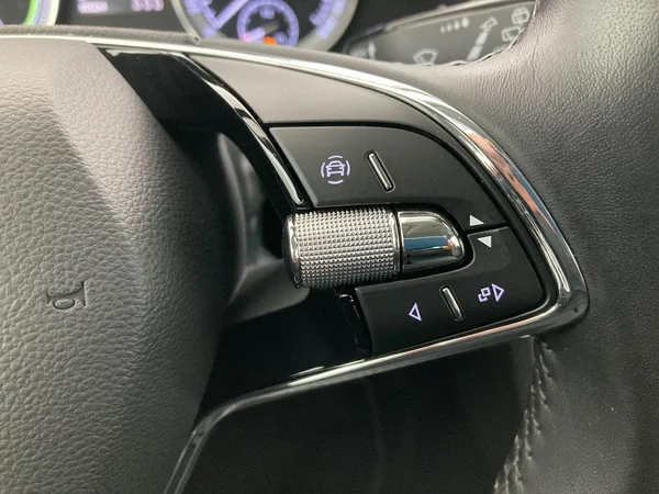 SKODA Superb SW PHEV (2020) — foto 16 van 36