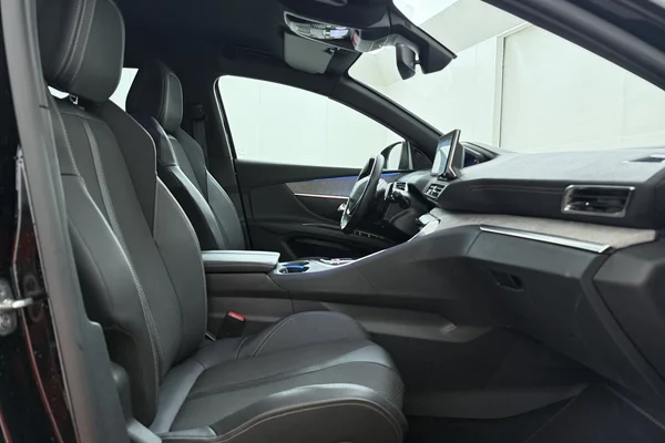 Peugeot 5008 (2024) — foto 15 van 17