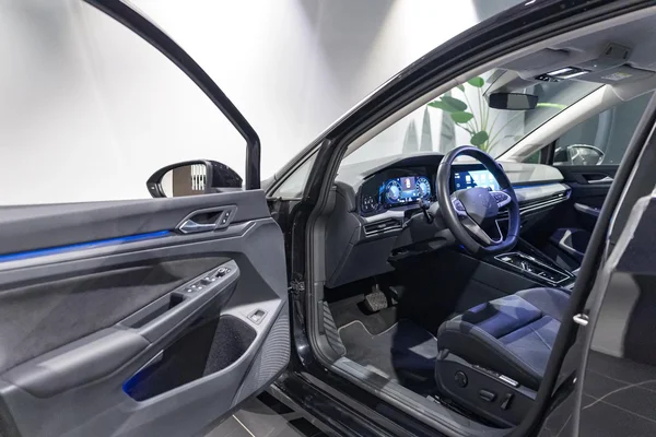 Volkswagen Golf (2024) — foto 8 van 32