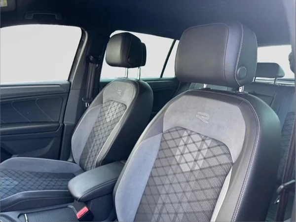VOLKSWAGEN Tiguan Dsl (2020) — foto 20 van 22