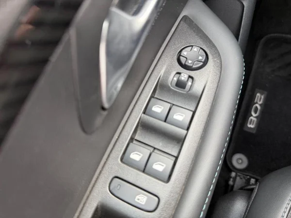PEUGEOT 208 Dsl (2020) — foto 20 van 31