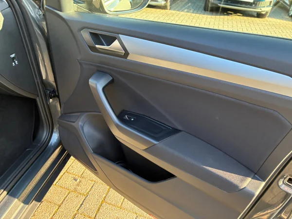 VOLKSWAGEN T-Roc (2026) — foto 3 van 24