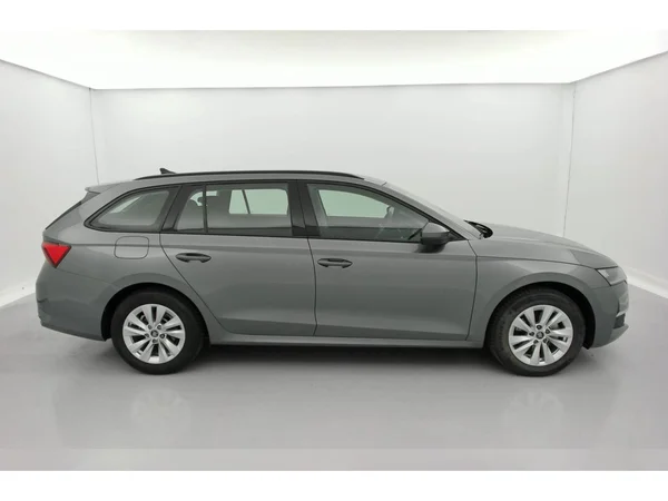 SKODA Octavia Combi (2025) — foto 28 van 36