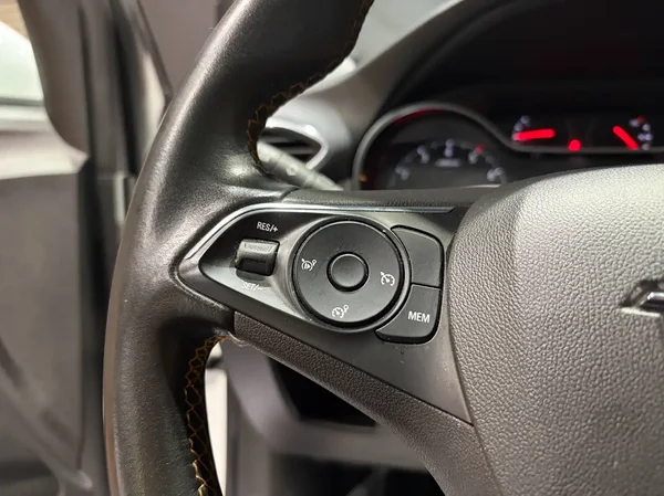Opel Crossland (2019) — foto 25 van 25
