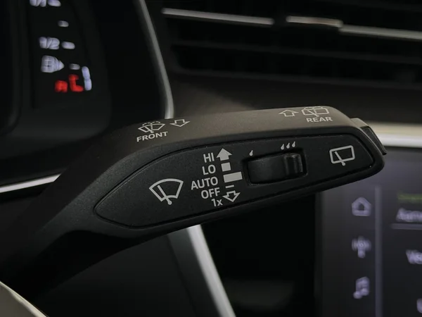 AUDI RS6 (2024) — foto 17 van 31