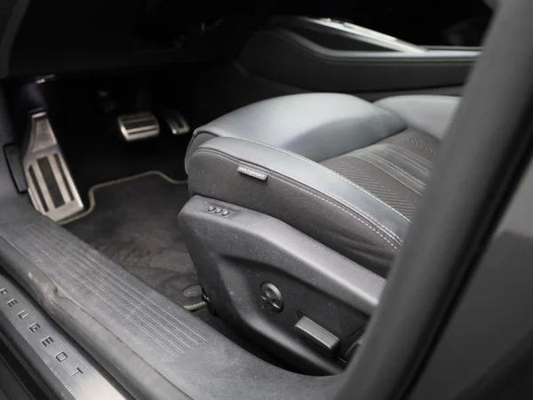Peugeot 408 (2023) — foto 28 van 47