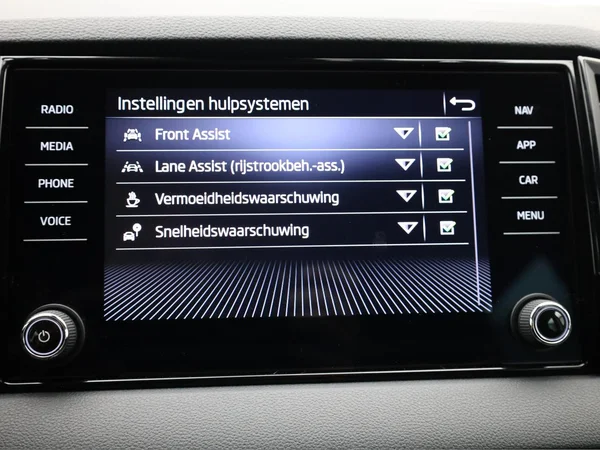 SKODA Karoq (2024) — foto 13 van 21