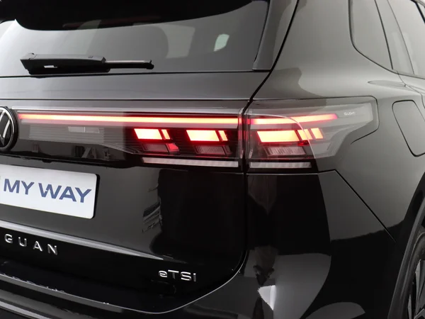 VOLKSWAGEN Tiguan (2025) — foto 7 van 18
