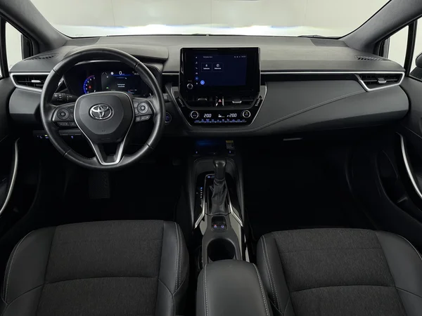 TOYOTA Corolla (2022) — foto 28 van 28