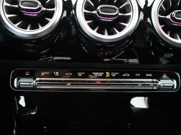 Mercedes-Benz CLA (2025) — foto 11 van 47