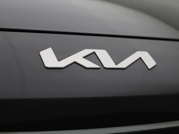 Kia Rio (2023) — foto 31 van 37