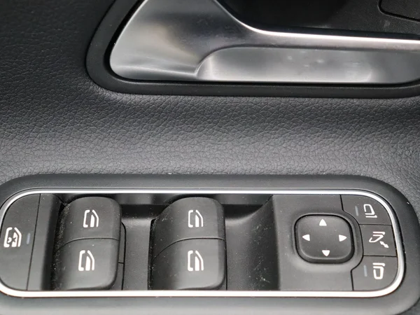 Mercedes-Benz CLA (2023) — foto 2 van 30