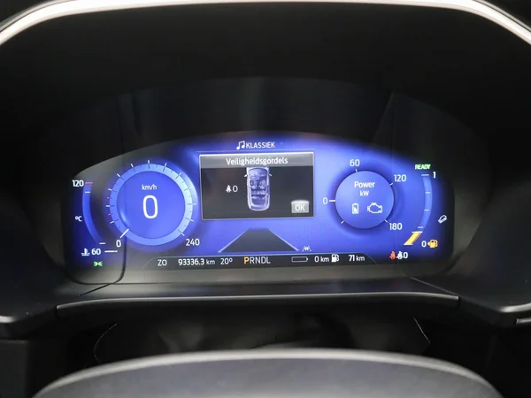 Ford Kuga (2022) — foto 8 van 39