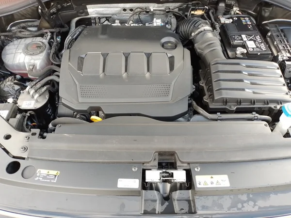 VOLKSWAGEN Tiguan (2025) — foto 13 van 15