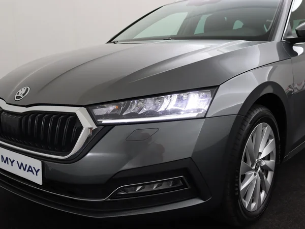 SKODA Octavia Combi (2024) — foto 8 van 18