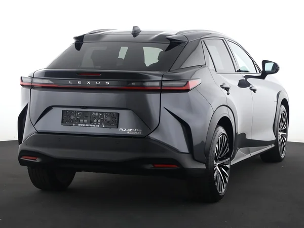 LEXUS RZ (2025) — foto 23 van 33