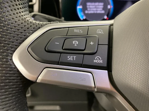 VOLKSWAGEN Tiguan Dsl (2024) — foto 14 van 36