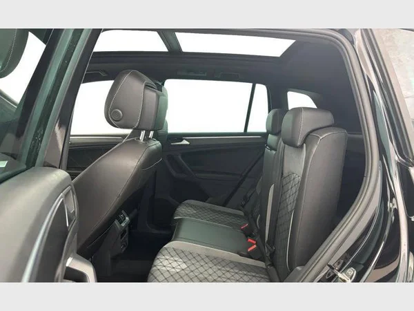 VOLKSWAGEN Tiguan (2023) — foto 6 van 15