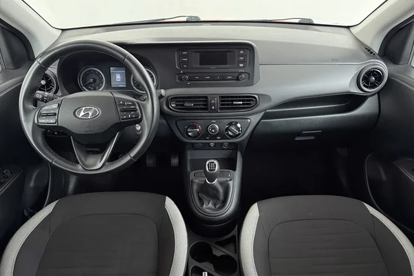 Hyundai i10 (2021) — foto 7 van 35
