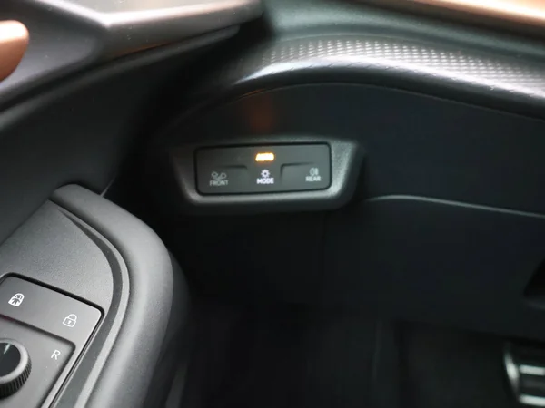 CUPRA Tavascan (2025) — foto 14 van 23