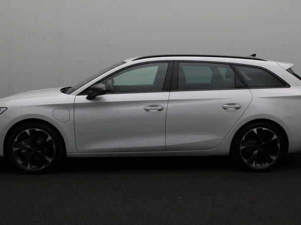 CUPRA Leon ST (2025) — foto 5 van 25