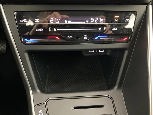 VOLKSWAGEN Taigo (2023) — foto 17 van 36