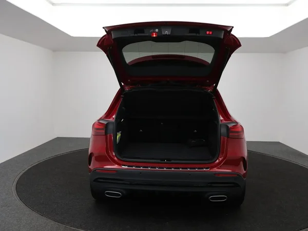 Mercedes-Benz GLA (2025) — foto 22 van 30