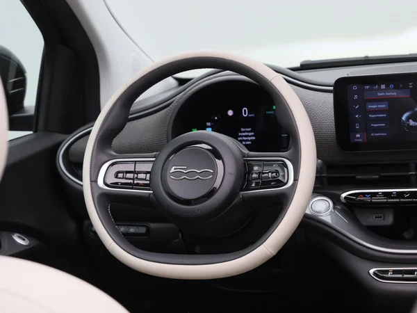 Fiat 500C (2023) — foto 28 van 40