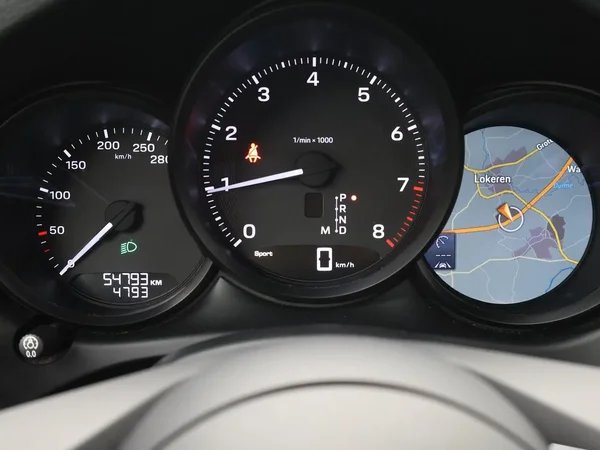 Porsche Macan (2022) — foto 8 van 24
