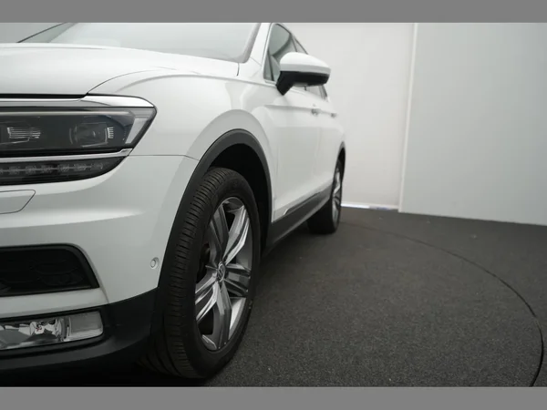 VOLKSWAGEN Tiguan (2016) — foto 29 van 30