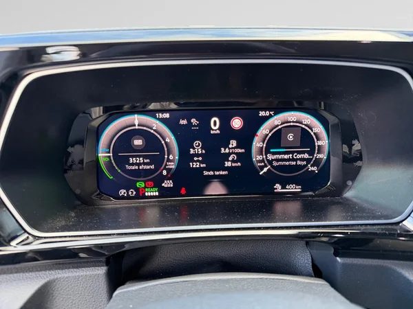 VOLKSWAGEN Caddy eHybrid (PHEV) (2026) — foto 13 van 16