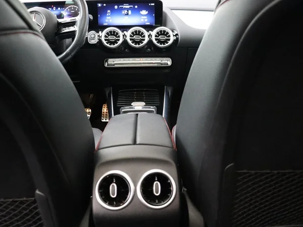Mercedes-Benz B-Klasse (2023) — foto 17 van 32