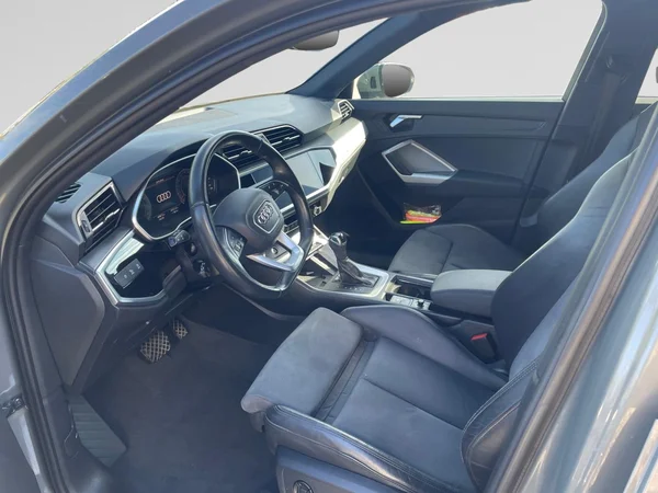 AUDI Q3 (2024) — foto 2 van 21
