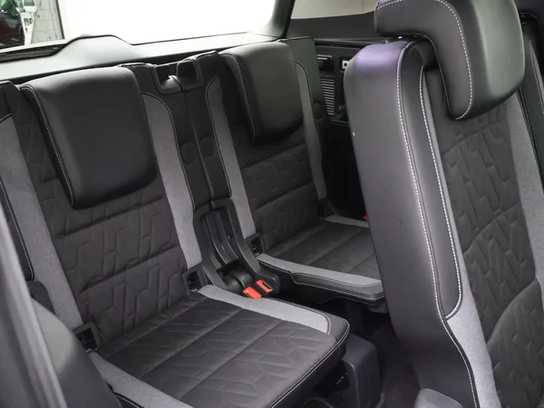 Volkswagen Touran (2025) — foto 25 van 29