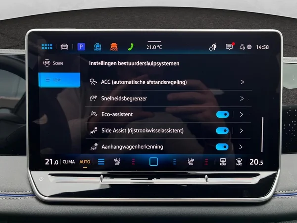 VOLKSWAGEN Tiguan (2025) — foto 4 van 22