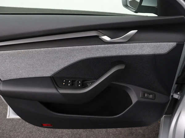 SKODA Octavia Combi (2024) — foto 10 van 19