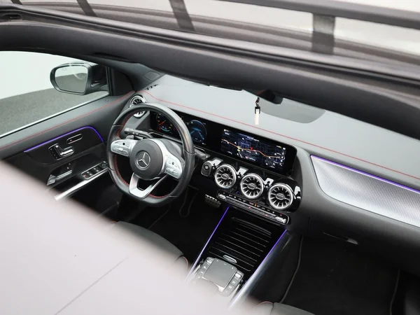 Mercedes-Benz EQA (2021) — foto 37 van 48