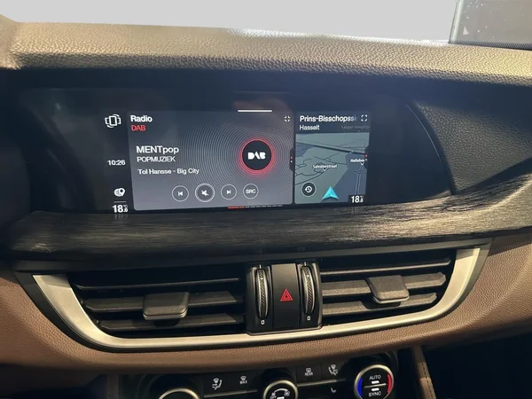 Alfa Romeo Stelvio (2021) — foto 5 van 15