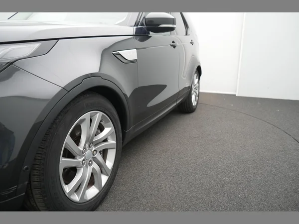 LAND ROVER Discovery Dsl (2019) — foto 28 van 31
