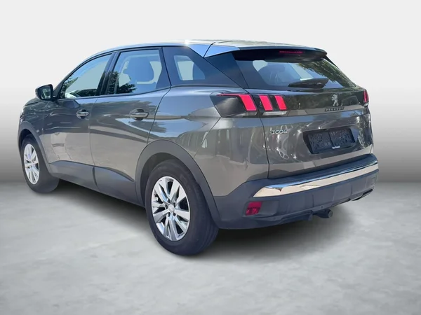 Peugeot 3008 (2018) — foto 9 van 16